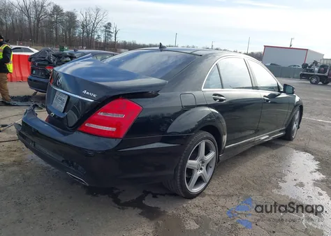 2013 Mercedes-Benz S 550 из США, поврежденный, VIN WDDNG7DB3DA493264